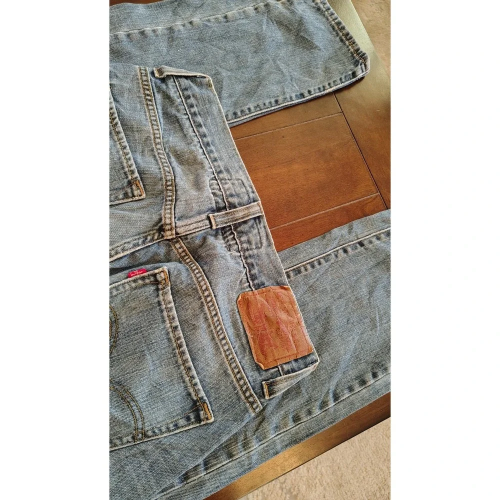 Preowned~Levi's 511~Men's  Jeans~Slim Fit~Skinny Leg~Med Wash Denim~Sz W32 x L34